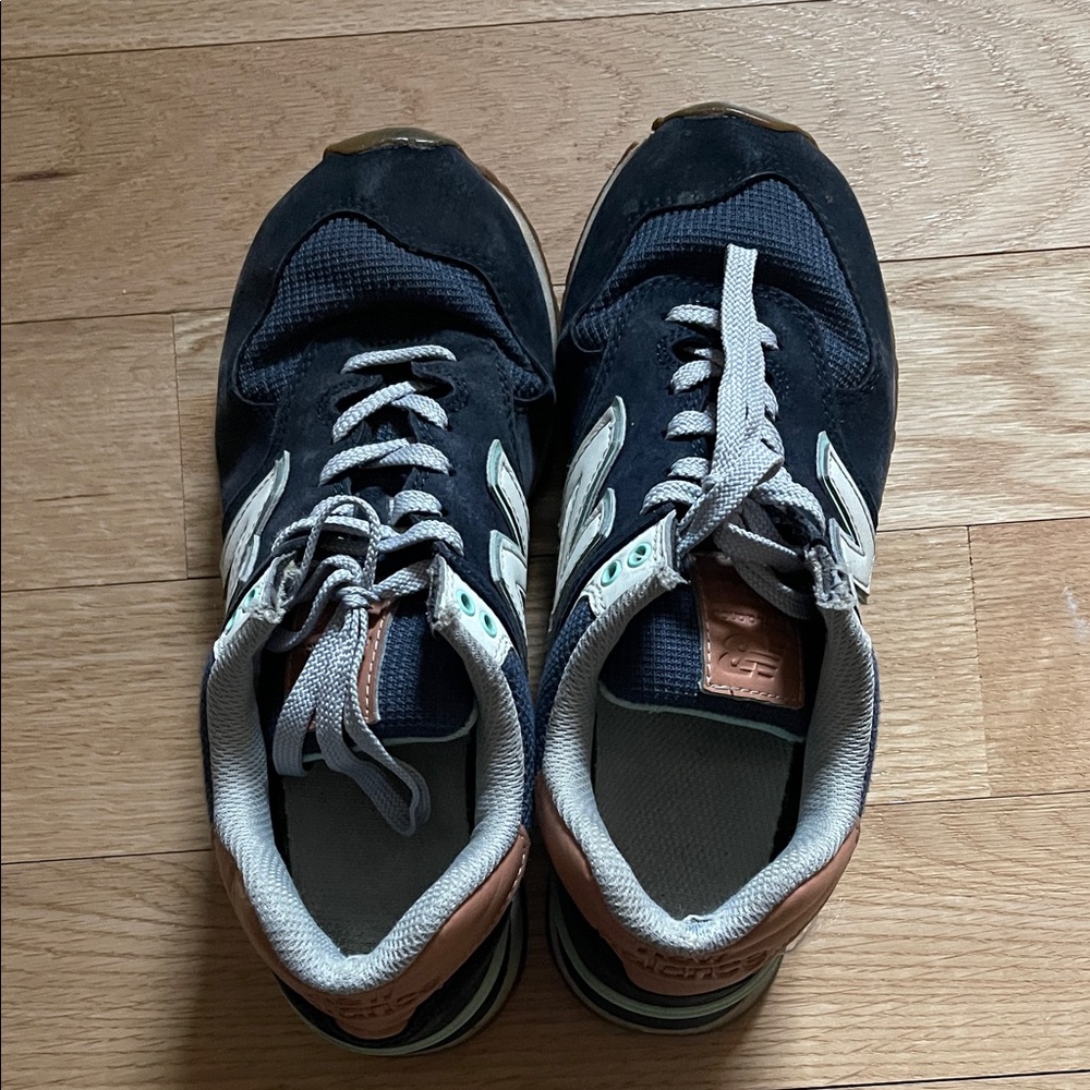 New Balance Women’s Navy and Tan Sneakers - Picture 2 of 7